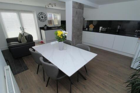 Kitchen1.JPG