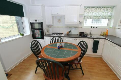 Kitchen1.JPG