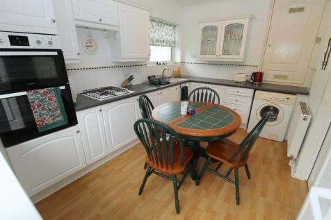 Kitchen3.JPG