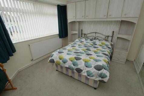 Bed1a.JPG