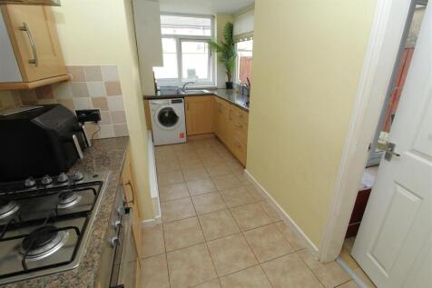 Kitchen3.JPG