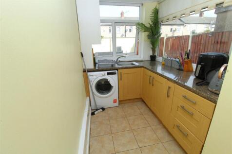 Kitchen1.JPG
