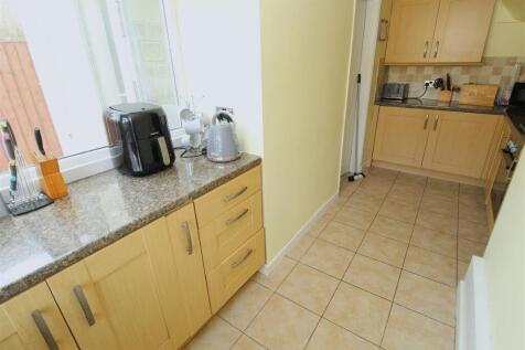 Kitchen5.JPG