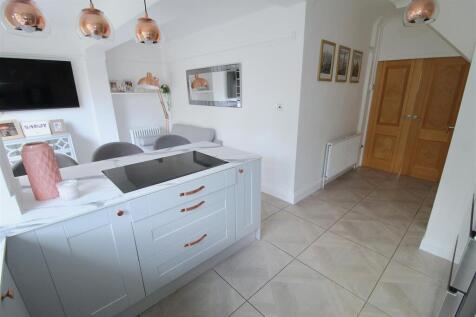 Kitchen (fitted 2022)