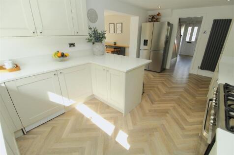 Kitchen4.JPG
