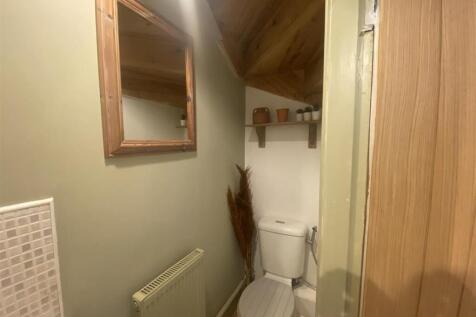 xDownstairs Toilet1.jpg