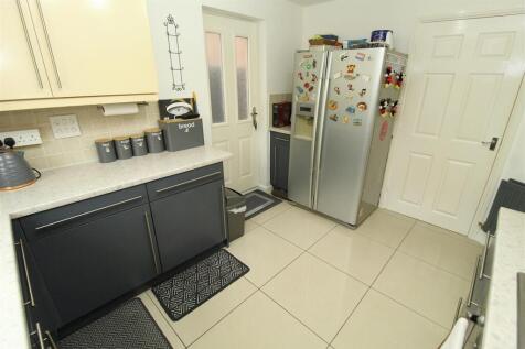 Kitchen.JPG