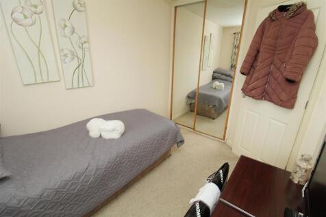 Bed3.JPG