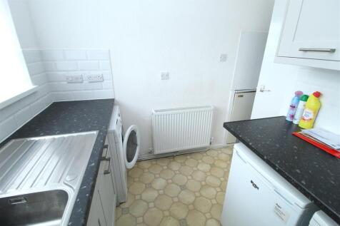Kitchen2.JPG