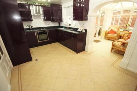 Kitchen1.JPG