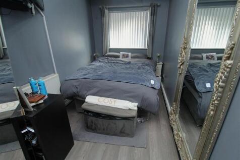 Bed4.JPG
