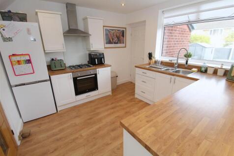 Kitchen2.JPG