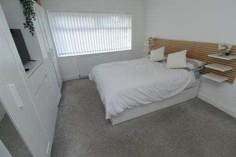 Bed1.JPG