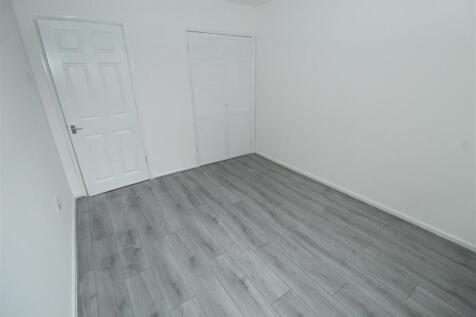 Bed1b.JPG