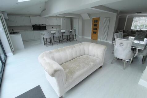Kitchen3.JPG