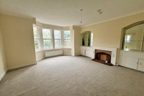 BASEMENT FLAT LIVING