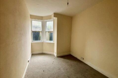 BASEMENT FLAT