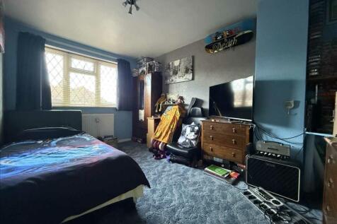 Bedroom (front)
