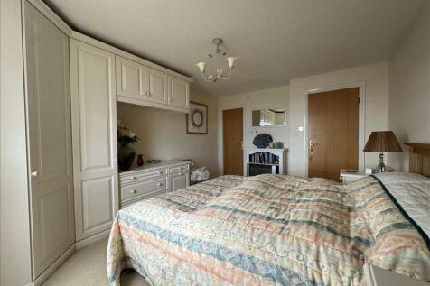 Bedroom (front)