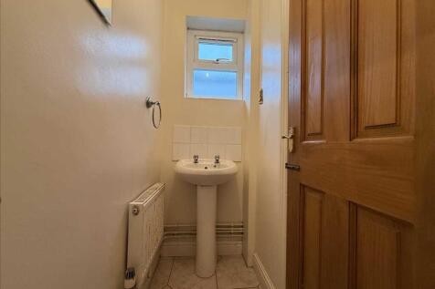 Cloakroom / Toilet