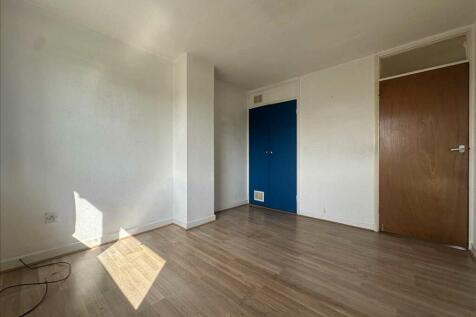 Bedroom (front)