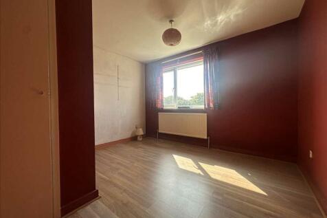 Bedroom (front)