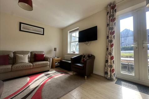 Lounge / Kitchen