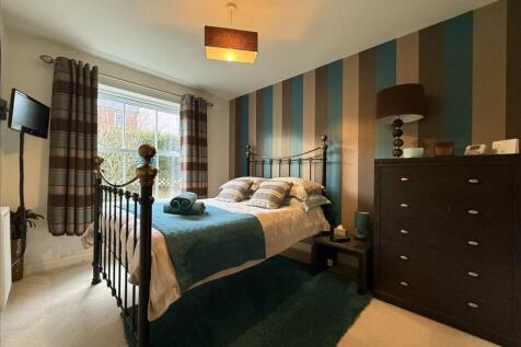 Bedroom (front)