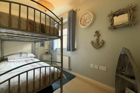 Bedroom(rear)