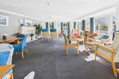 COMMUNAL LOUNGE