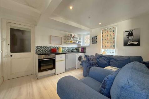 Lounge/Kitchen