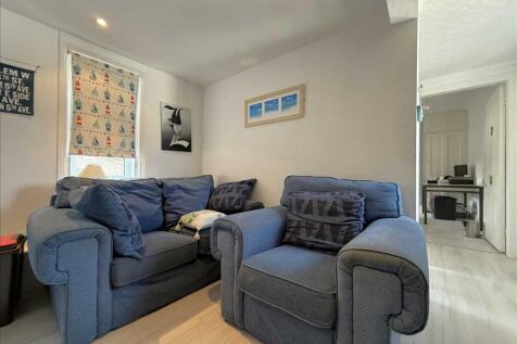Lounge/Kitchen