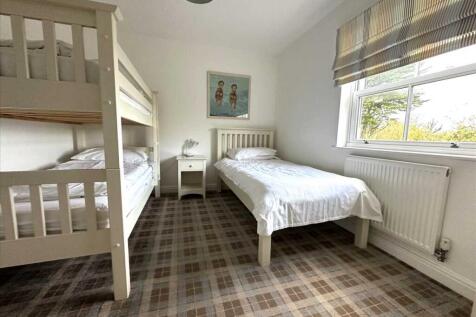 Bedroom (front)