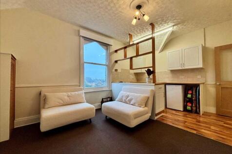 LOUNGE/DINER