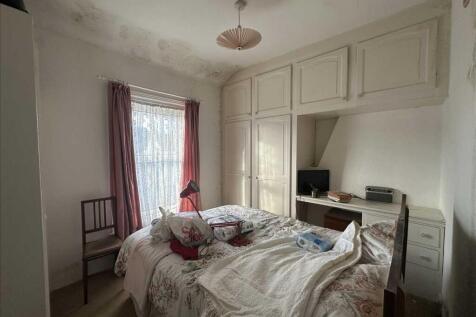 FOUR BEDROOM COTTAGE
