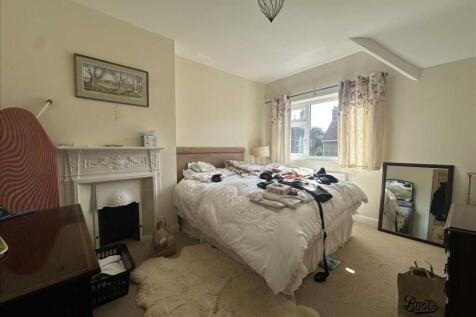 Bedroom (front)