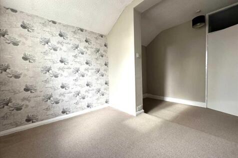 Bedroom (rear)