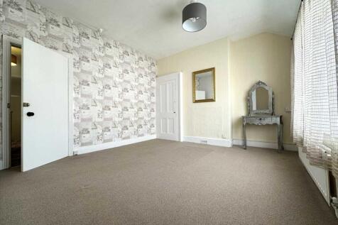 Bedroom (front)