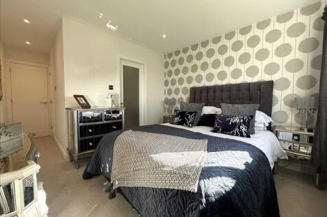 Bedroom (front)