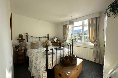 Bedroom (front)