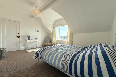 Bedroom (front)