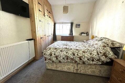 Bedroom (front)