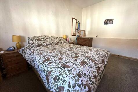 Bedroom (front)