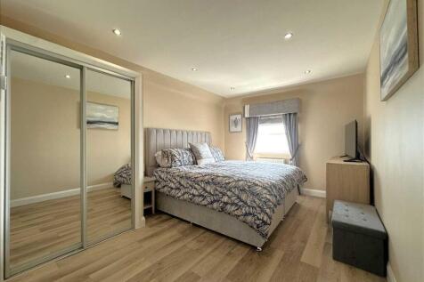 Bedroom (front)