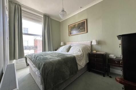 Bedroom (average