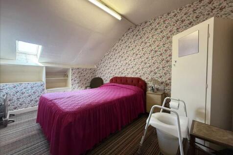 Bedroom (front)