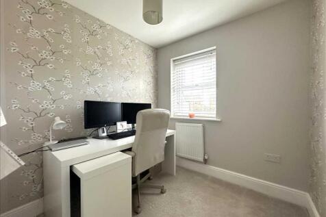 Bedroom (front)