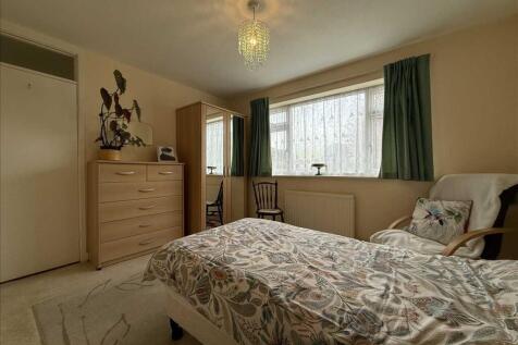 Bedroom (front)