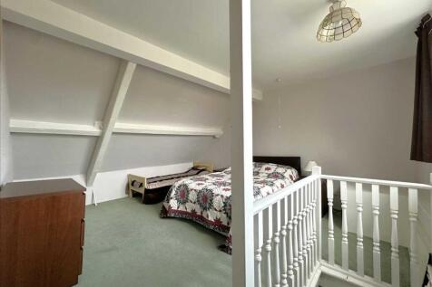 Bedroom/Attic Room