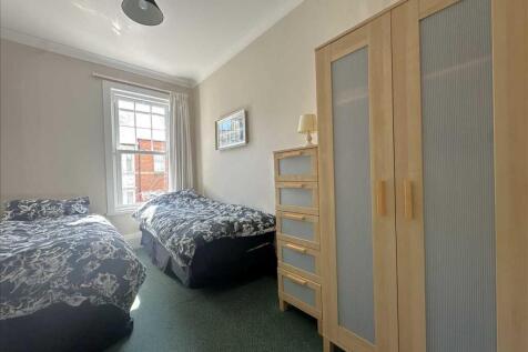 Bedroom (front)